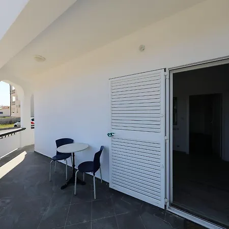 Carmen In Mit Garten Und Terrasse By Interhome Lejlighed Vir